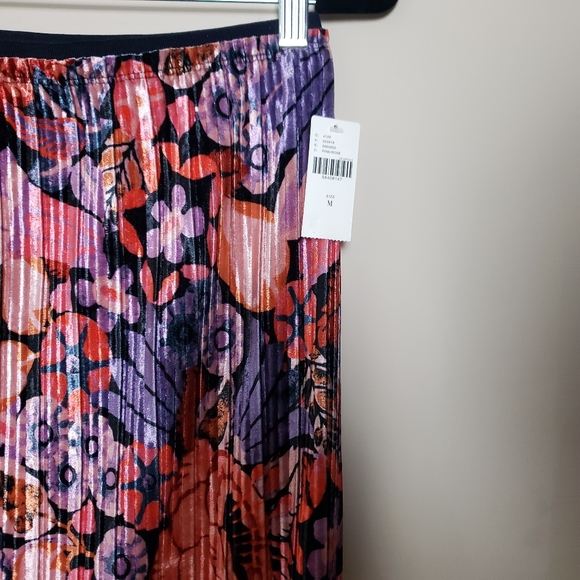 Maeve Dresses & Skirts - 🆕️ANTHROPOLOGIE Tilda Pleated Velvet Midi Skirt🆕